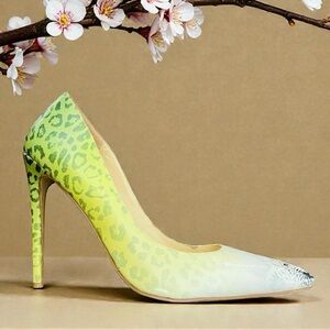 Y C G Animal Print Pumps • Size 11 • Women